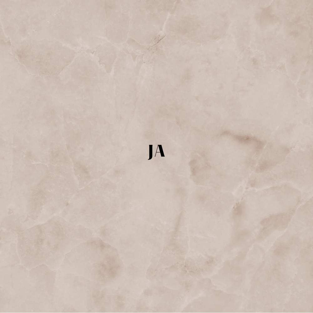 Meet your Posher, Jaqueline